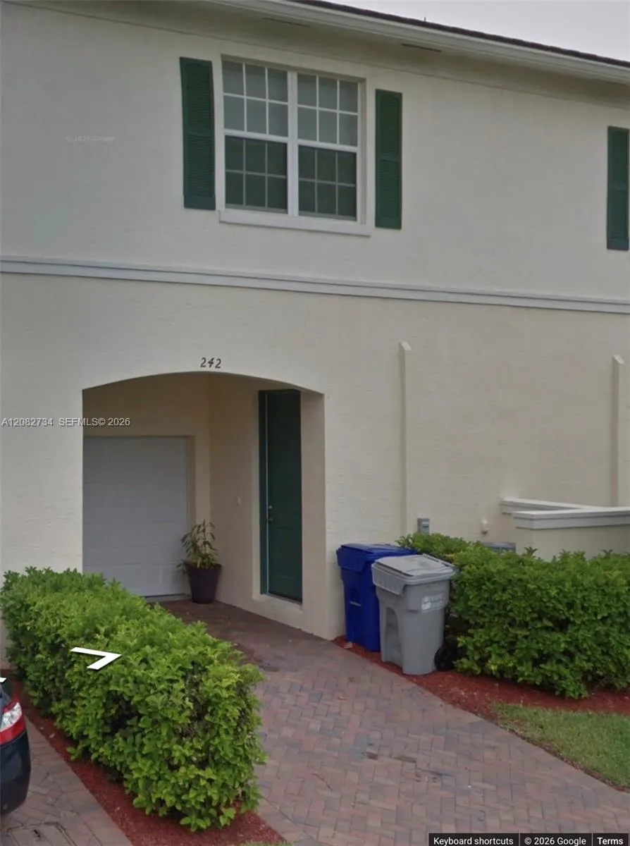 242 SW 7th Ct #242 Pompano Beach, FL 33060