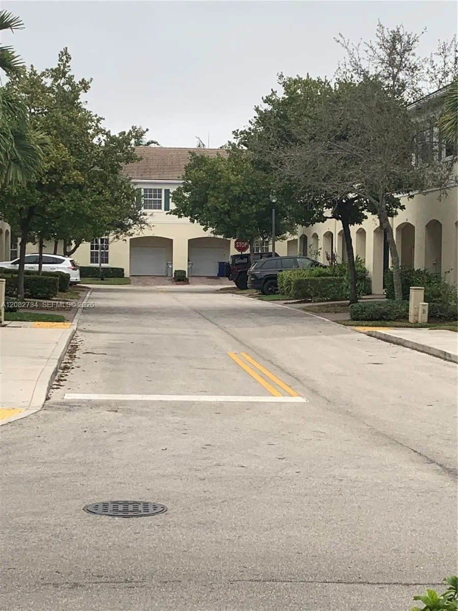 242 SW 7th Ct #242 Pompano Beach, FL 33060