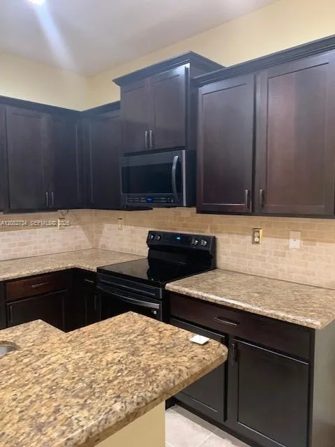 242 SW 7th Ct #242 Pompano Beach, FL 33060