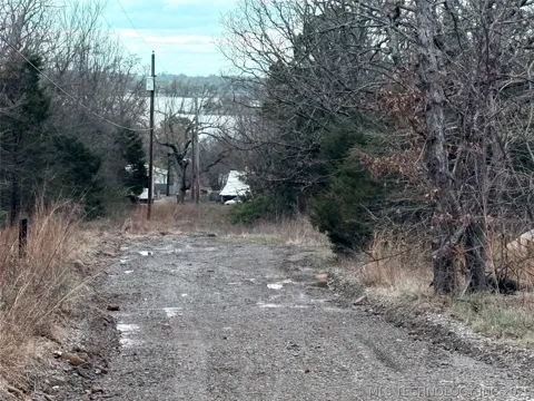 E Davis Street