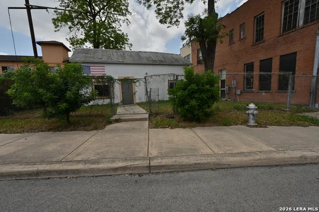 1514 E Commerce St San Antonio, TX 78205