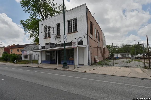 1514 E Commerce St San Antonio, TX 78205