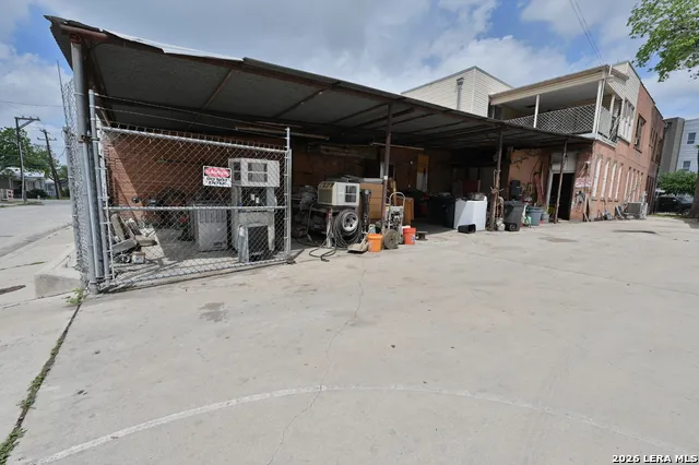 1514 E Commerce St San Antonio, TX 78205