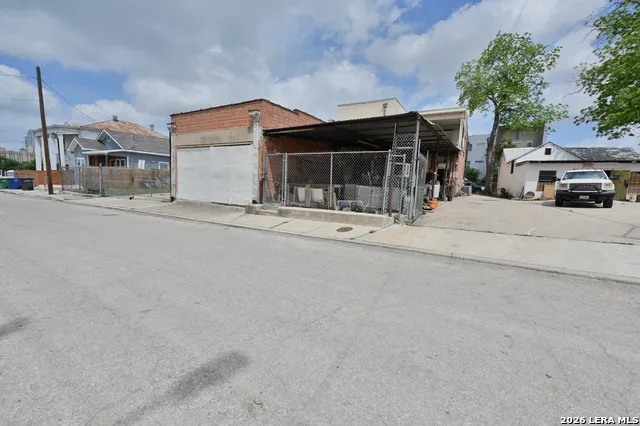 1514 E Commerce St San Antonio, TX 78205