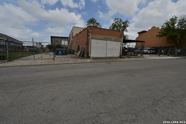 1514 E Commerce St San Antonio, TX 78205