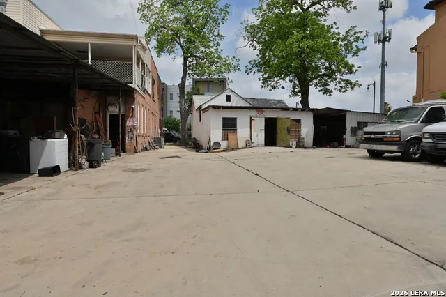 1514 E Commerce St San Antonio, TX 78205