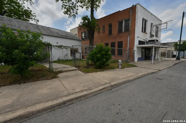 1514 E Commerce St San Antonio, TX 78205