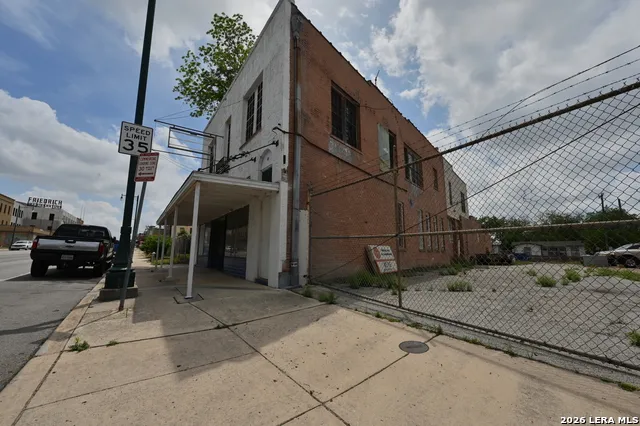1514 E Commerce St San Antonio, TX 78205