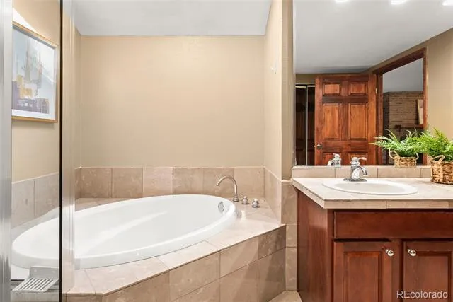 6154 S Macon Way Englewood, CO 80111
