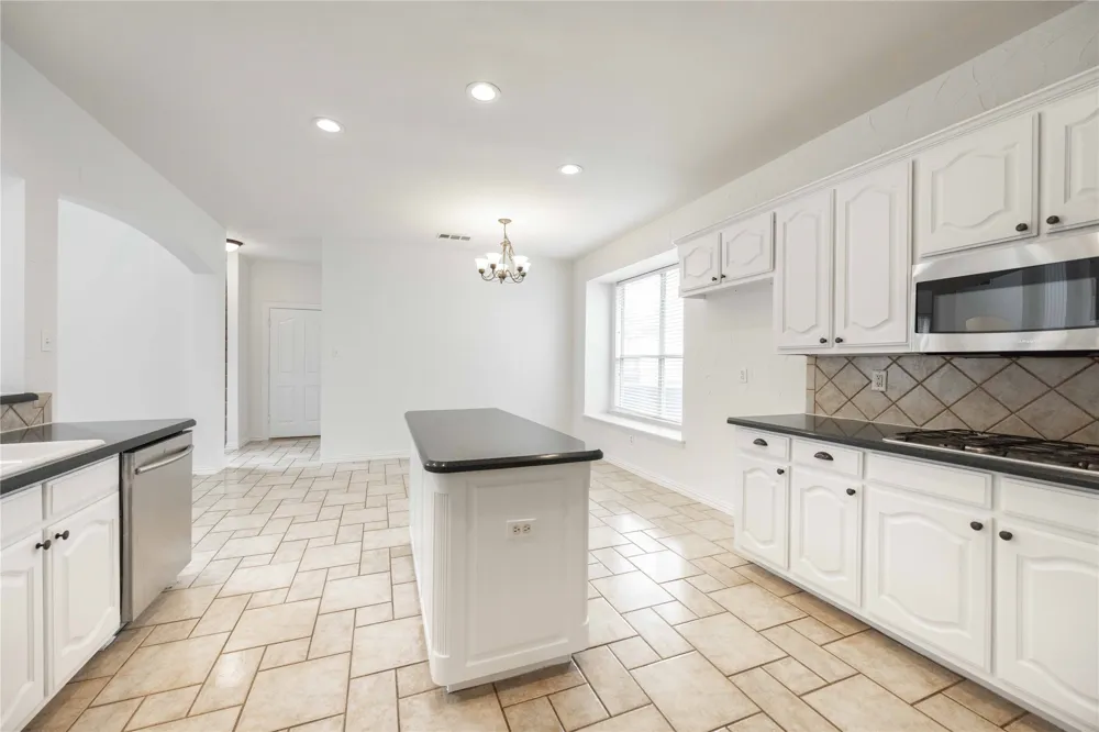 3305 Estacado Lane Plano, TX 75025