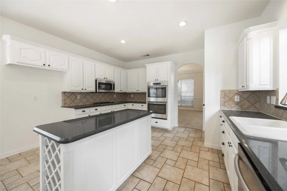 3305 Estacado Lane Plano, TX 75025