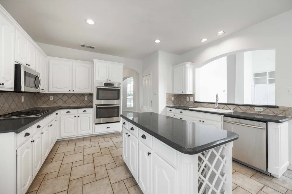 3305 Estacado Lane Plano, TX 75025