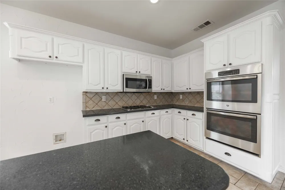 3305 Estacado Lane Plano, TX 75025