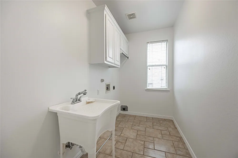 3305 Estacado Lane Plano, TX 75025