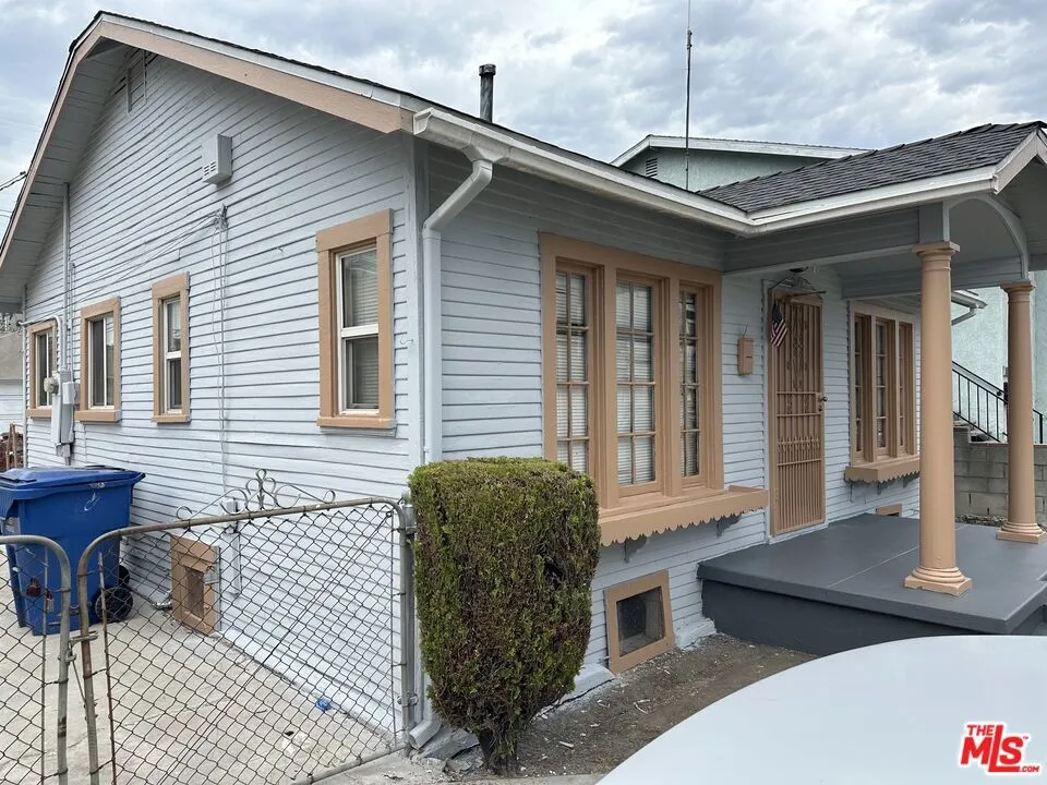2418 Exposition Place Los Angeles, CA 90018