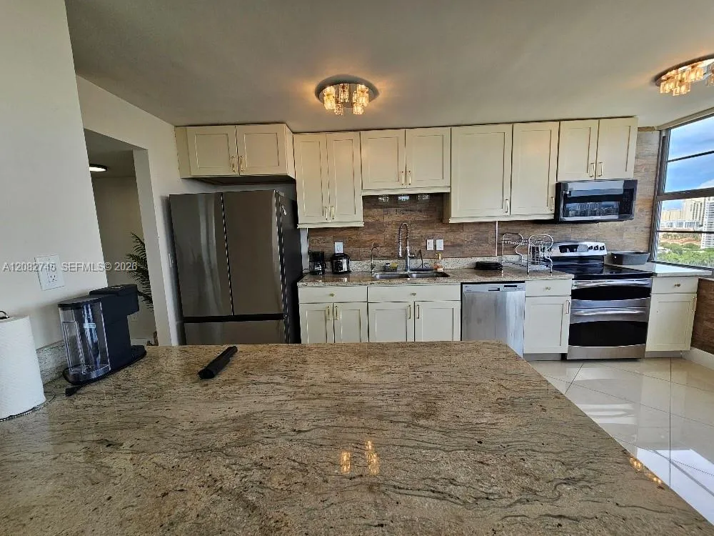 18041 Biscayne Blvd #1805 Aventura, FL 33160