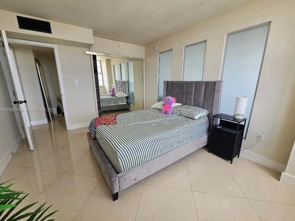 18041 Biscayne Blvd #1805 Aventura, FL 33160
