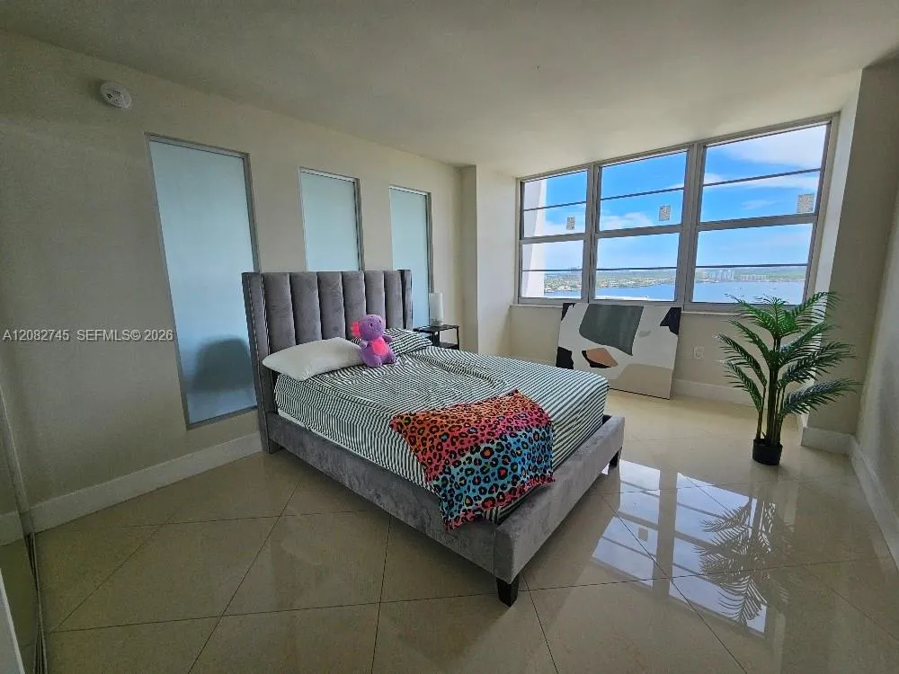 18041 Biscayne Blvd #1805 Aventura, FL 33160