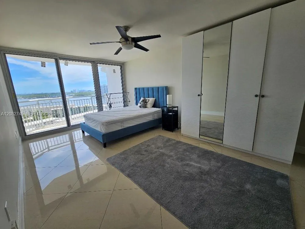 18041 Biscayne Blvd #1805 Aventura, FL 33160