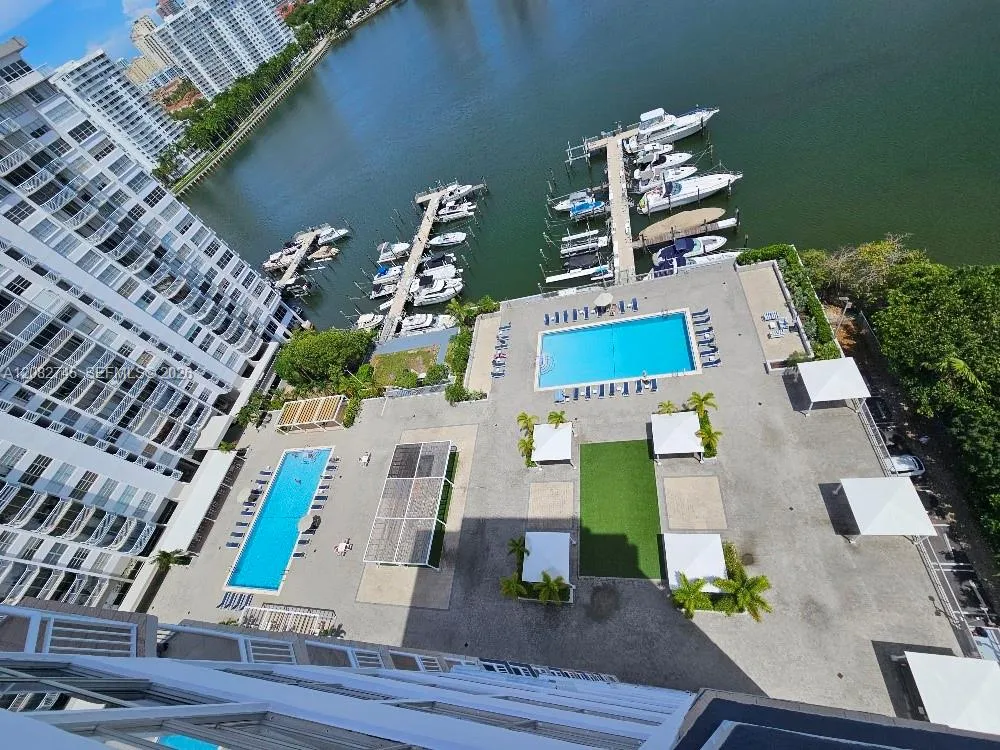 18041 Biscayne Blvd #1805 Aventura, FL 33160