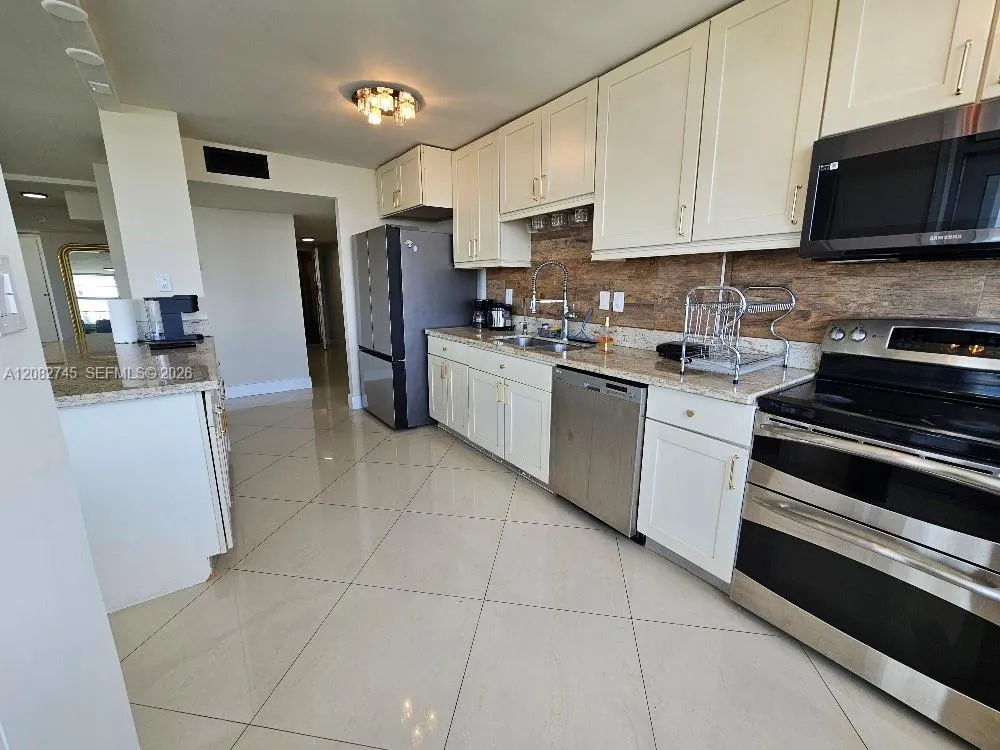 18041 Biscayne Blvd #1805 Aventura, FL 33160