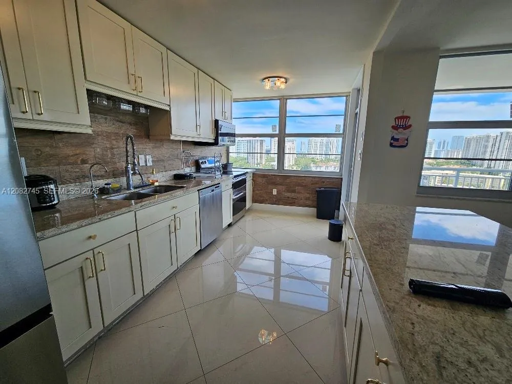 18041 Biscayne Blvd #1805 Aventura, FL 33160
