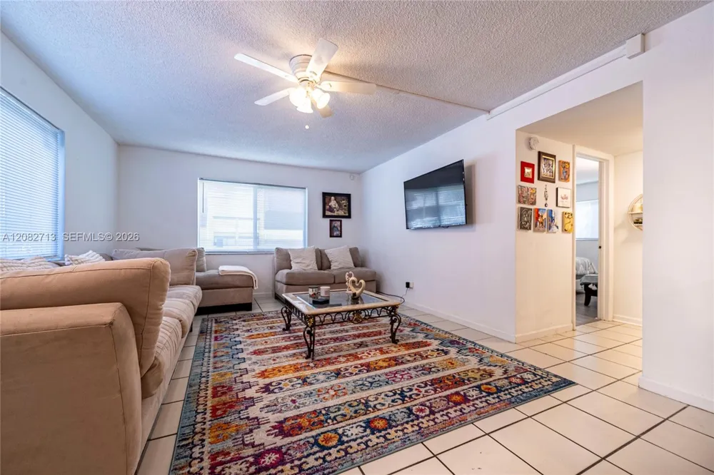 4524 SW 54th St #501-W Dania Beach, FL 33314