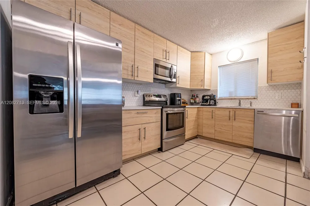 4524 SW 54th St #501-W Dania Beach, FL 33314