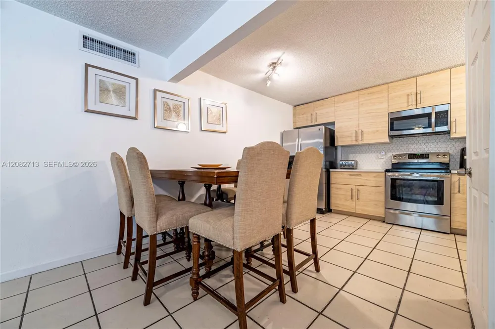 4524 SW 54th St #501-W Dania Beach, FL 33314
