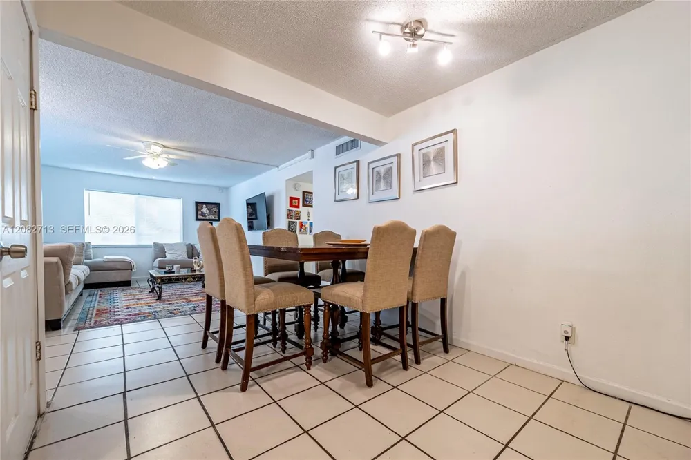 4524 SW 54th St #501-W Dania Beach, FL 33314