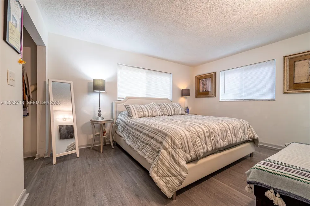 4524 SW 54th St #501-W Dania Beach, FL 33314