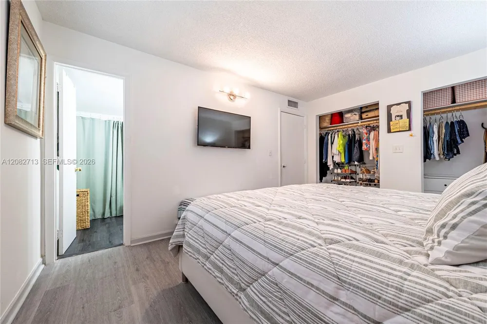 4524 SW 54th St #501-W Dania Beach, FL 33314