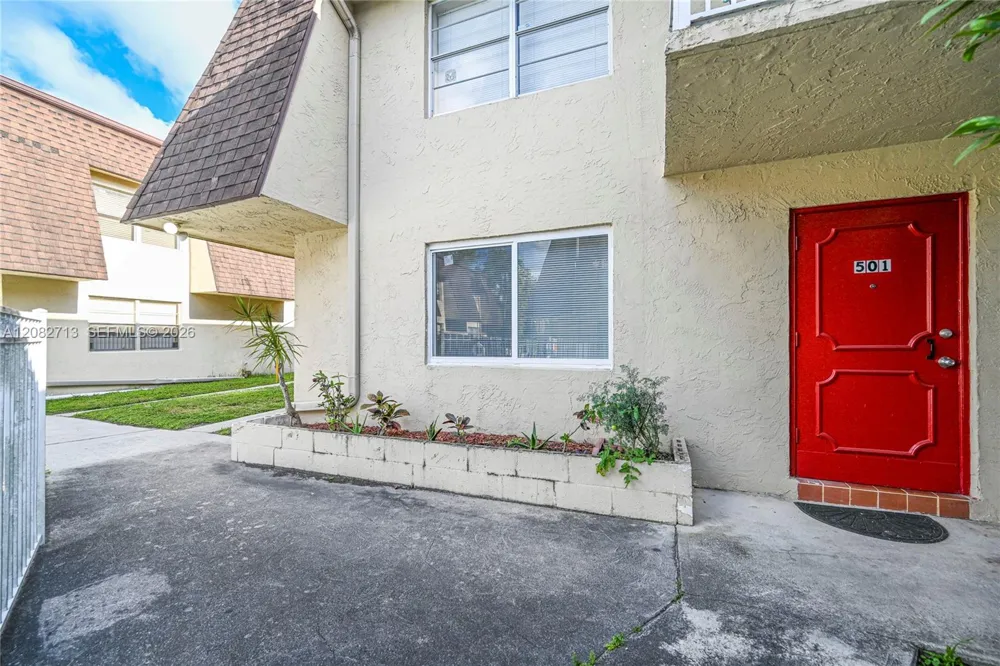 4524 SW 54th St #501-W Dania Beach, FL 33314