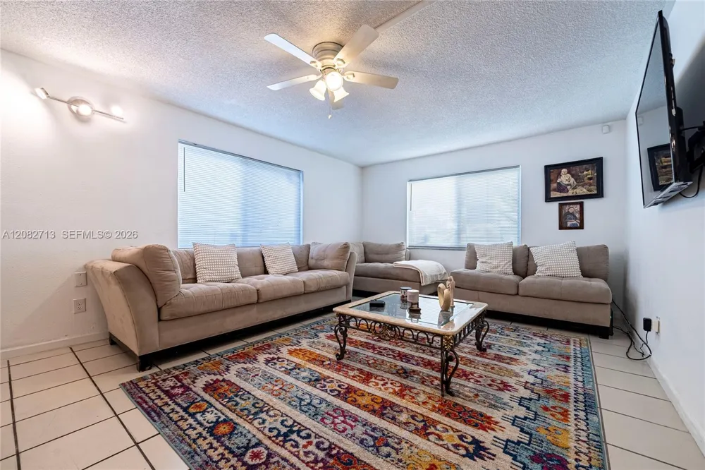 4524 SW 54th St #501-W Dania Beach, FL 33314