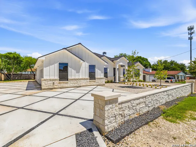 915 BURR RD Terrell Hills, TX 78209