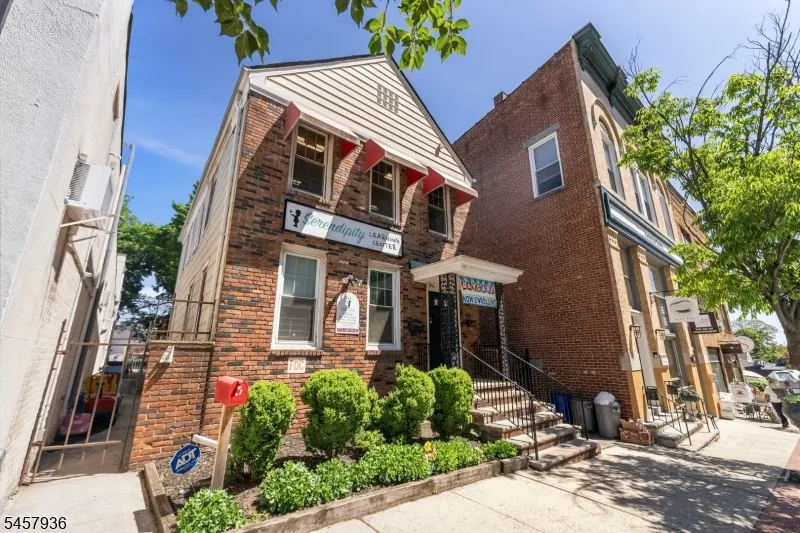 213 Glenridge Ave Montclair, NJ 07042