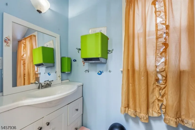 213 Glenridge Ave Montclair, NJ 07042