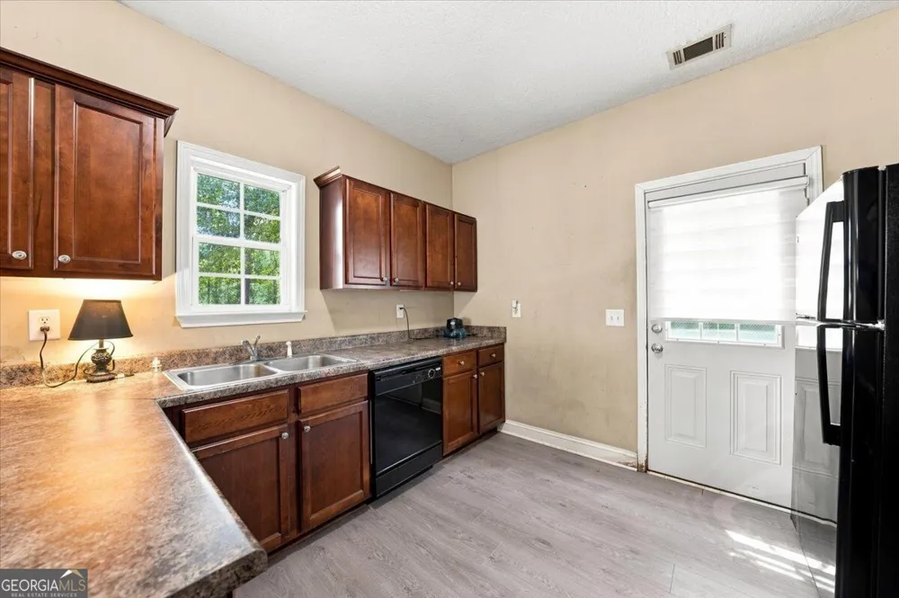 215 Hallie LN Macon, GA 31211