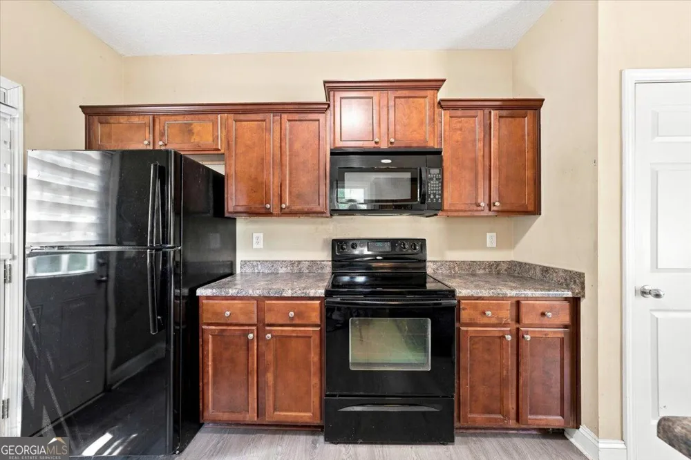 215 Hallie LN Macon, GA 31211