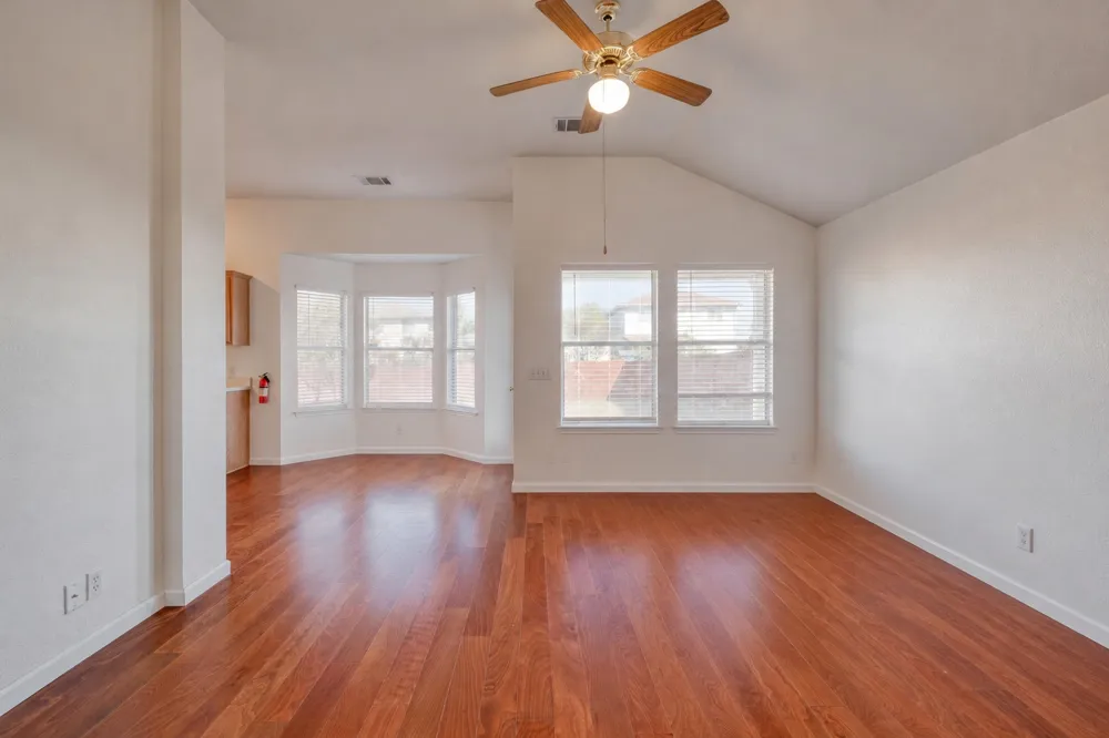 16628 Trevin Cove Manor, TX 78653