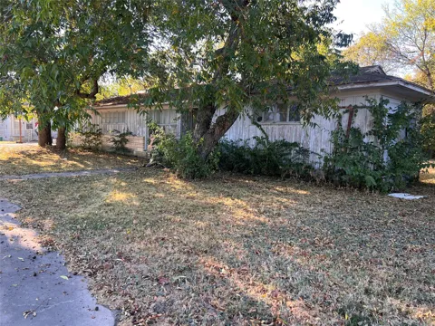 107 W Elm