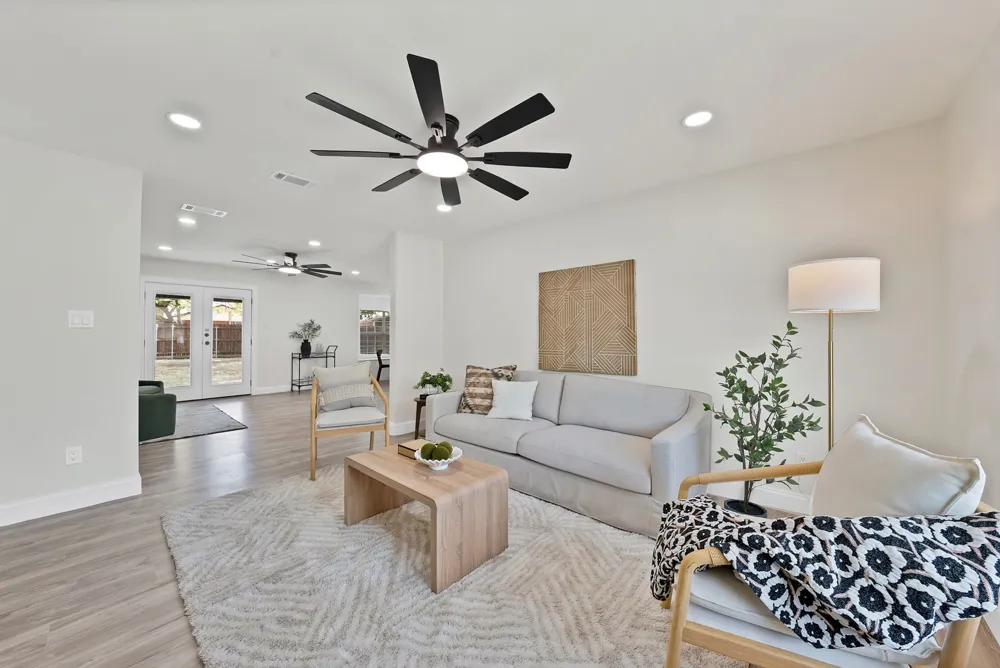 2302 E Mitchell Street Arlington, TX 76010