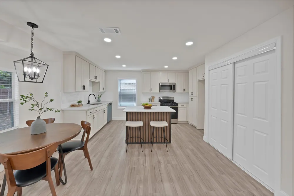 2302 E Mitchell Street Arlington, TX 76010