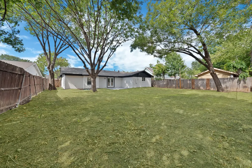 2302 E Mitchell Street Arlington, TX 76010