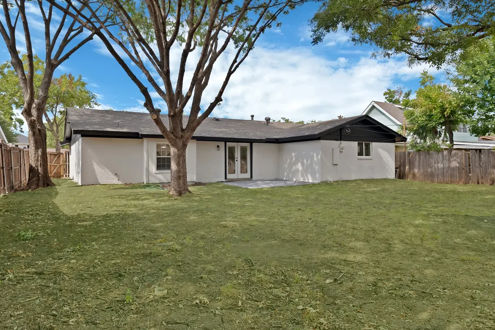 2302 E Mitchell Street Arlington, TX 76010