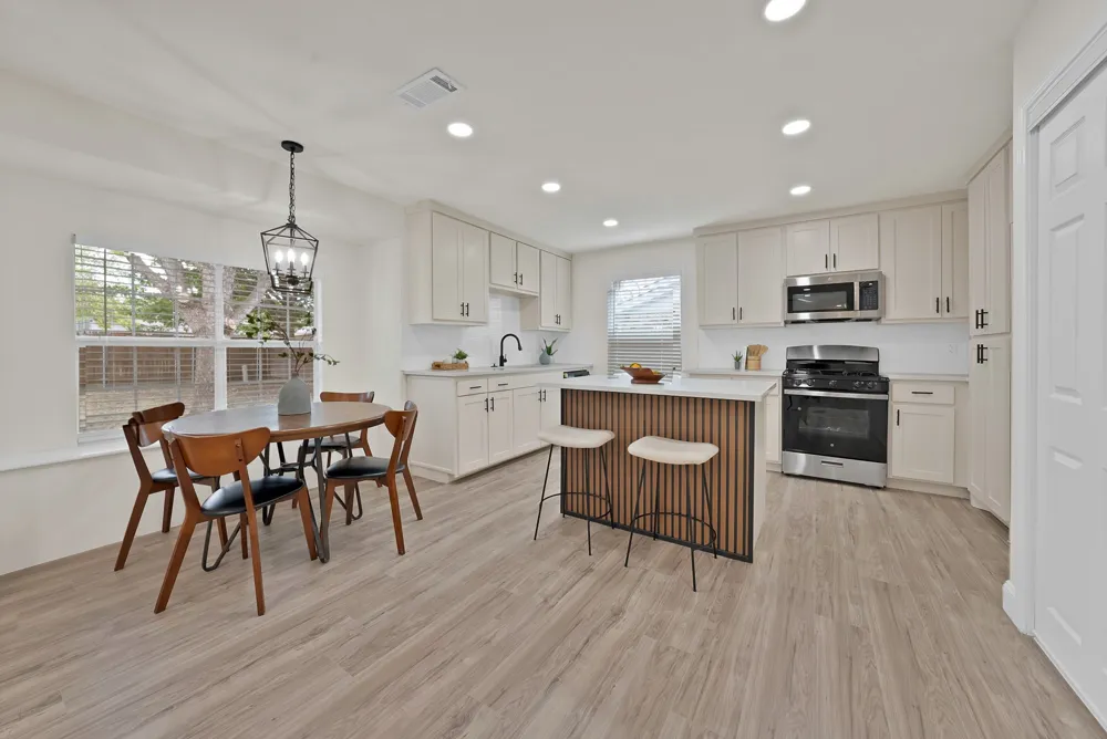 2302 E Mitchell Street Arlington, TX 76010