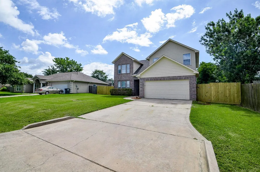 12324 Green Ridge Drive Willis, TX 77318