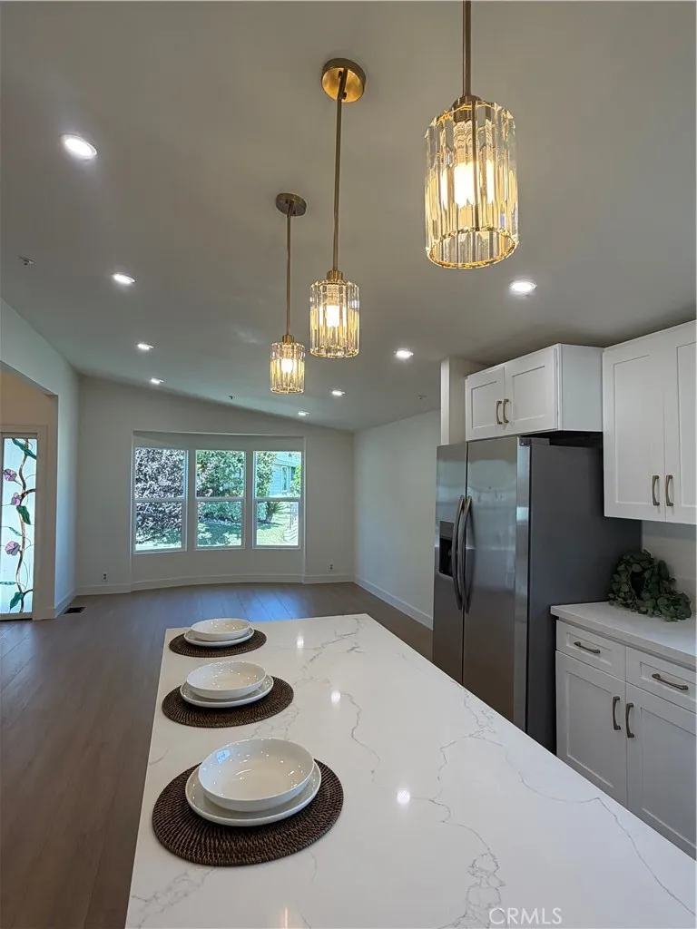 13691 Gavina #609 Sylmar, CA 91342