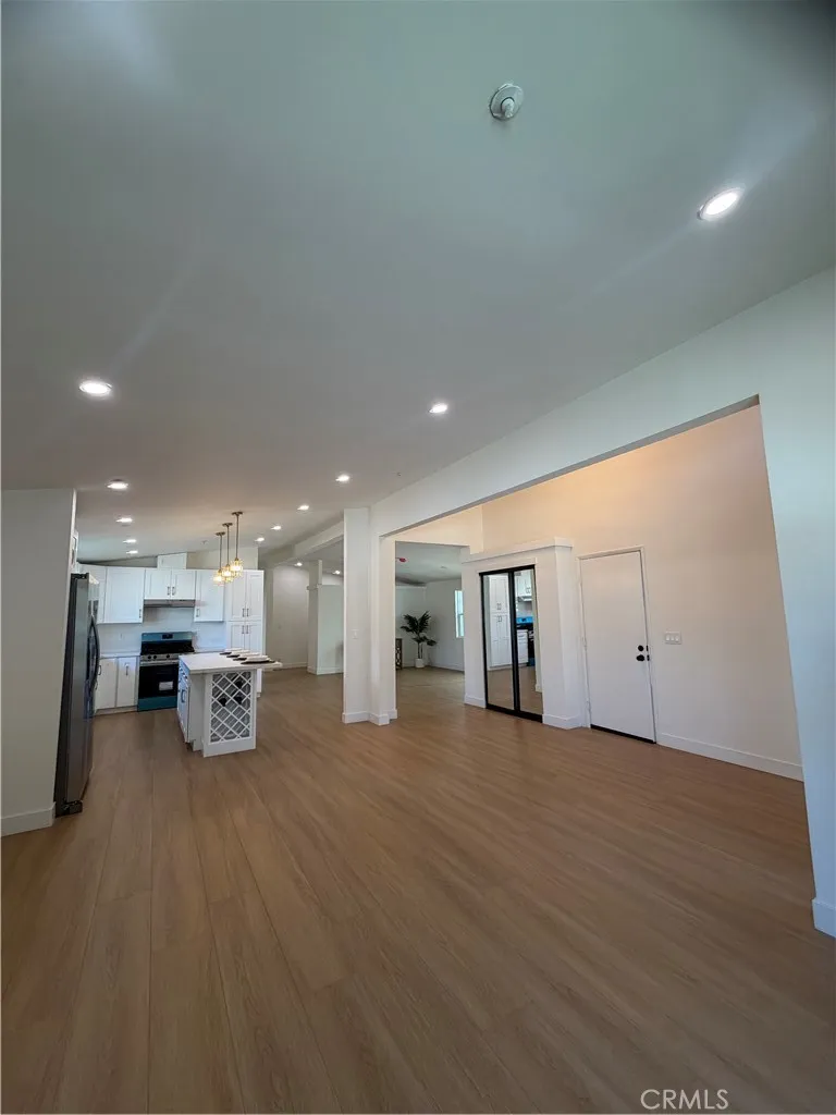 13691 Gavina #609 Sylmar, CA 91342