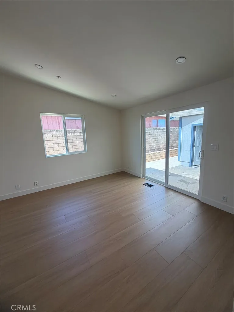 13691 Gavina #609 Sylmar, CA 91342